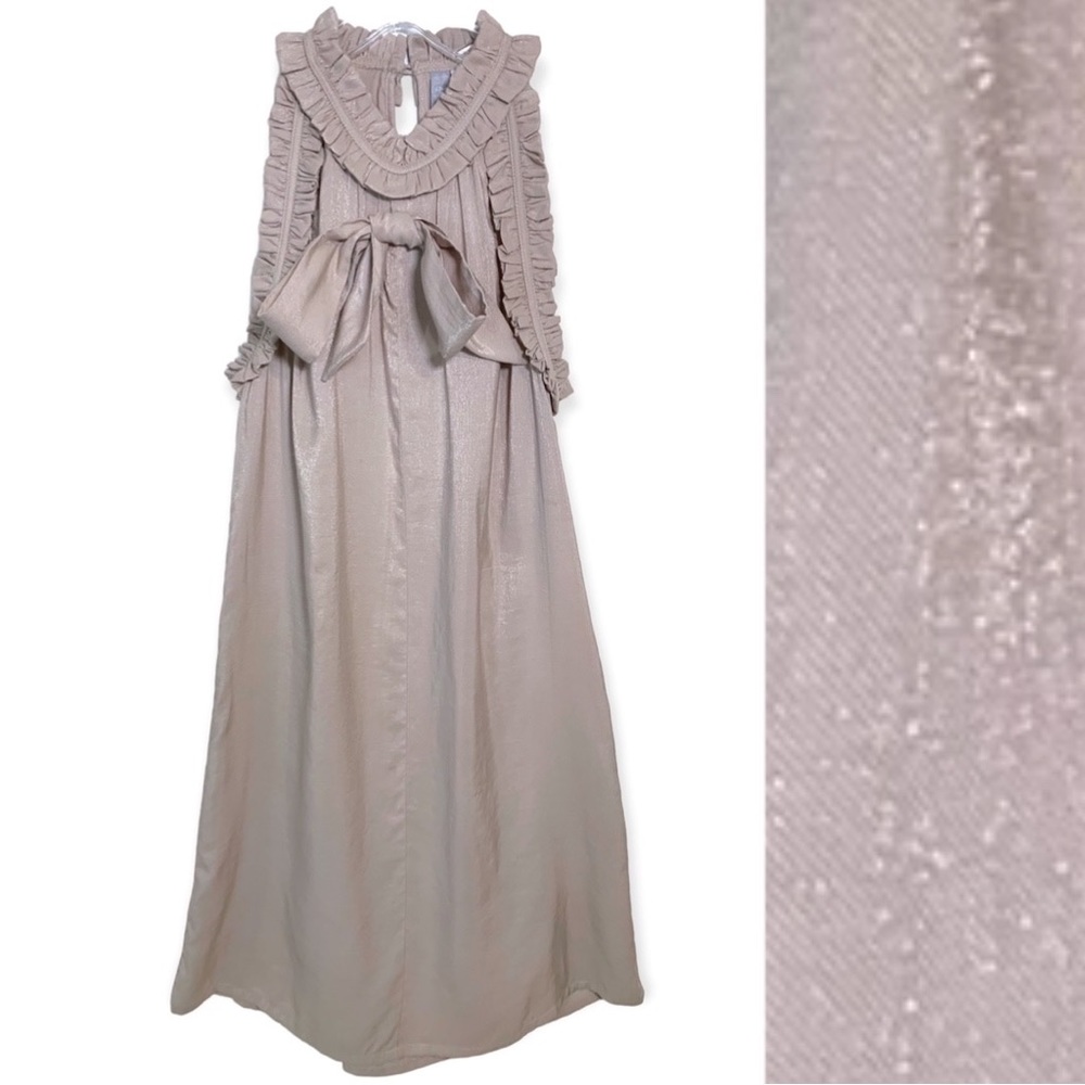 Aryn K. | NWOT Sleeveless Blouse Tie Ruffle Neck Dove Gray Glimmer S